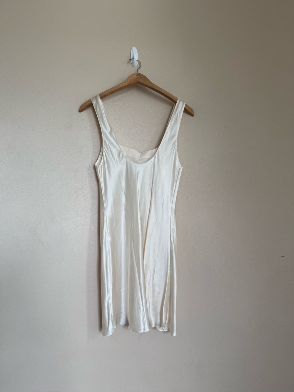 NWT 100% Silk Vintage Victoria’s Secret Ivory Slip Dress - Picture 3 of 5